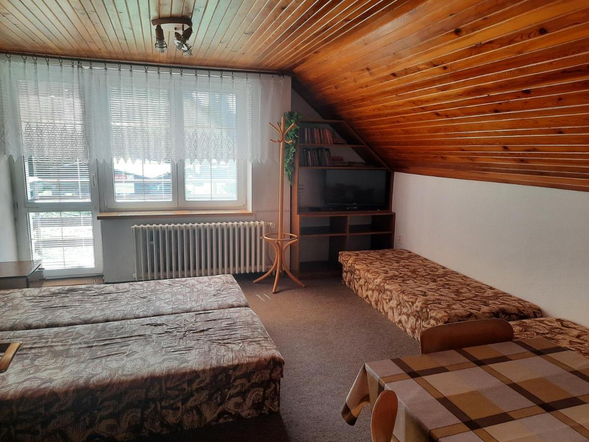 ホテル Penzion Pod Paprskem Staré Město エクステリア 写真