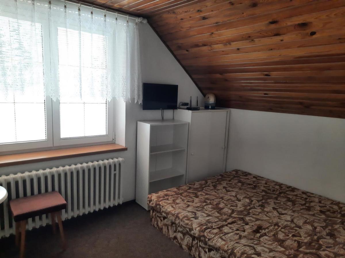 ホテル Penzion Pod Paprskem Staré Město エクステリア 写真